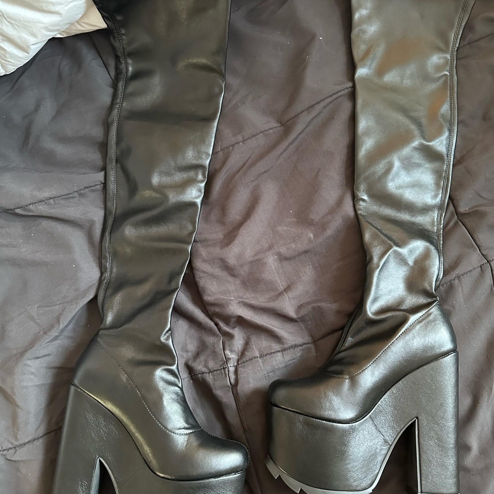 LABYRINTH - BLACK LEATHER - Picture 2 of 4